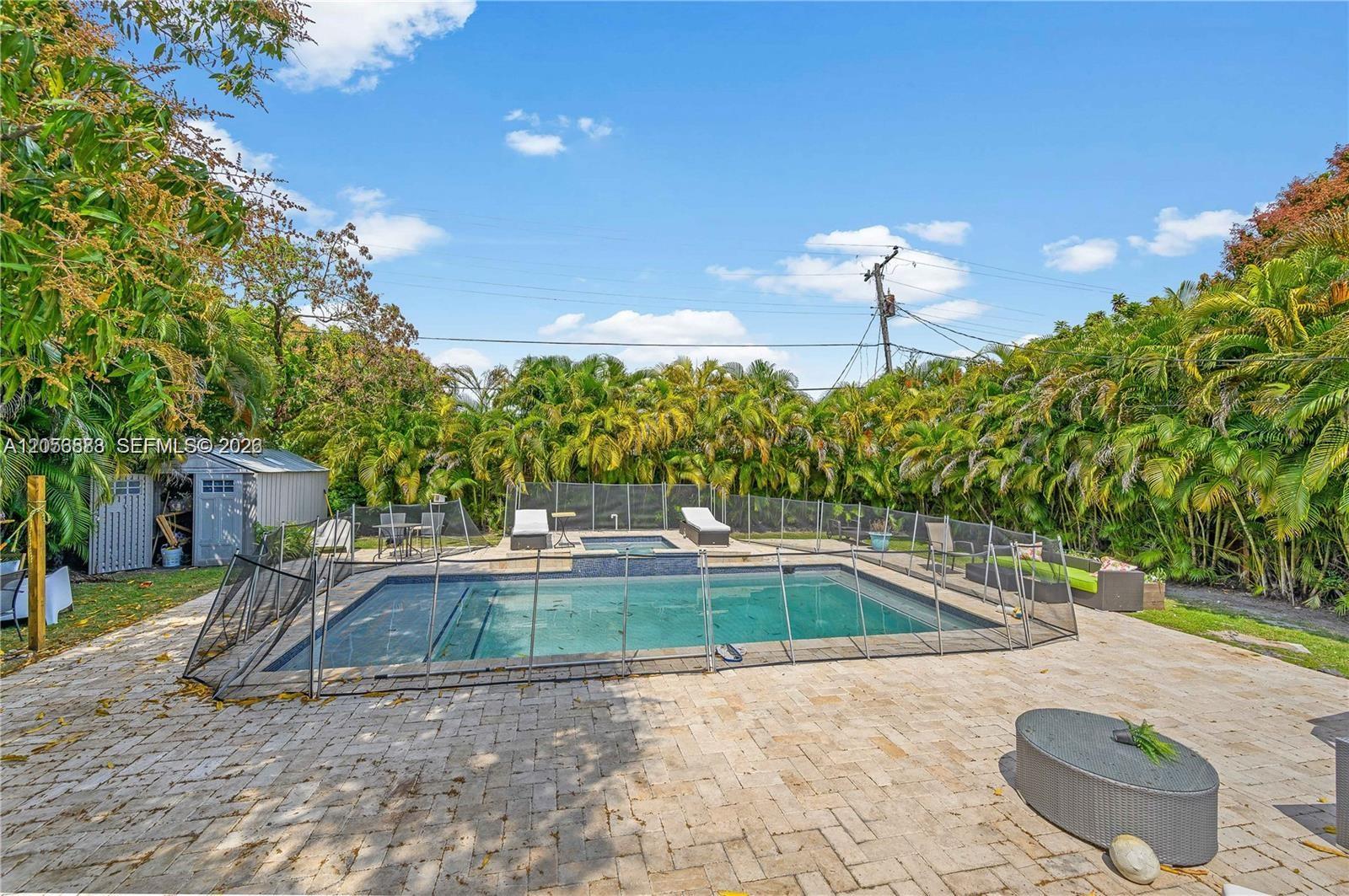 2427 SW 12th Street