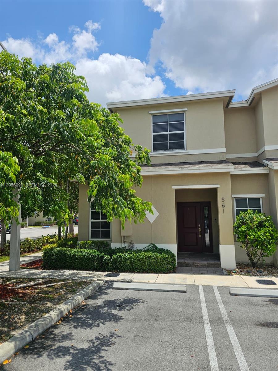 561 NE 5th Street