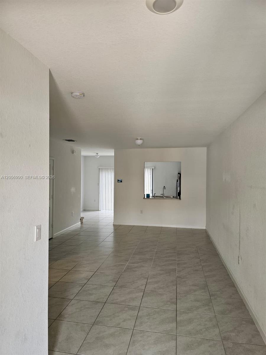 561 NE 5th Street