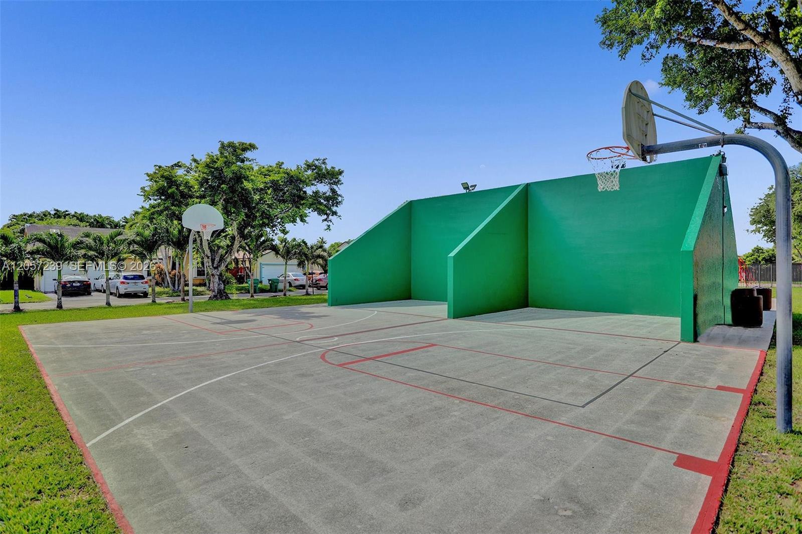 11529 SW 133rd Terrace gallery image #38
