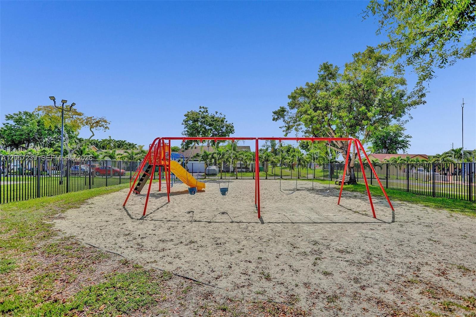 11529 SW 133rd Terrace gallery image #41