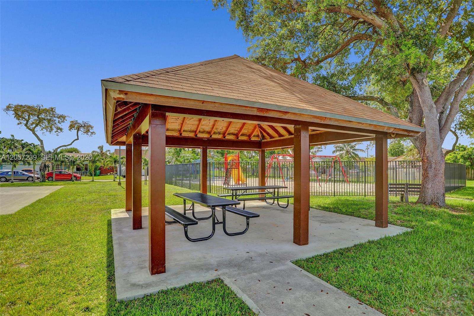 11529 SW 133rd Terrace gallery image #42