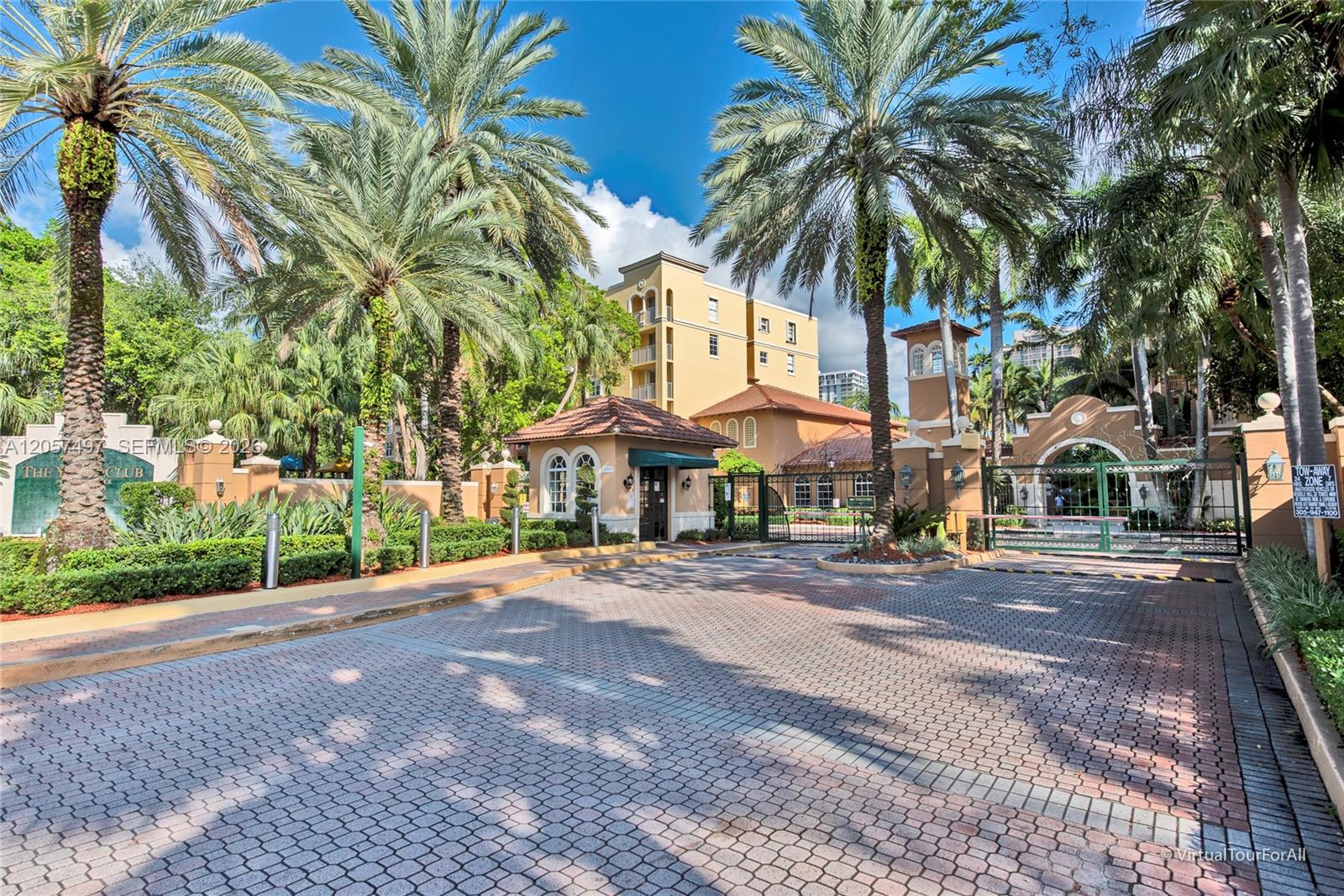 19501 E Country Club Drive