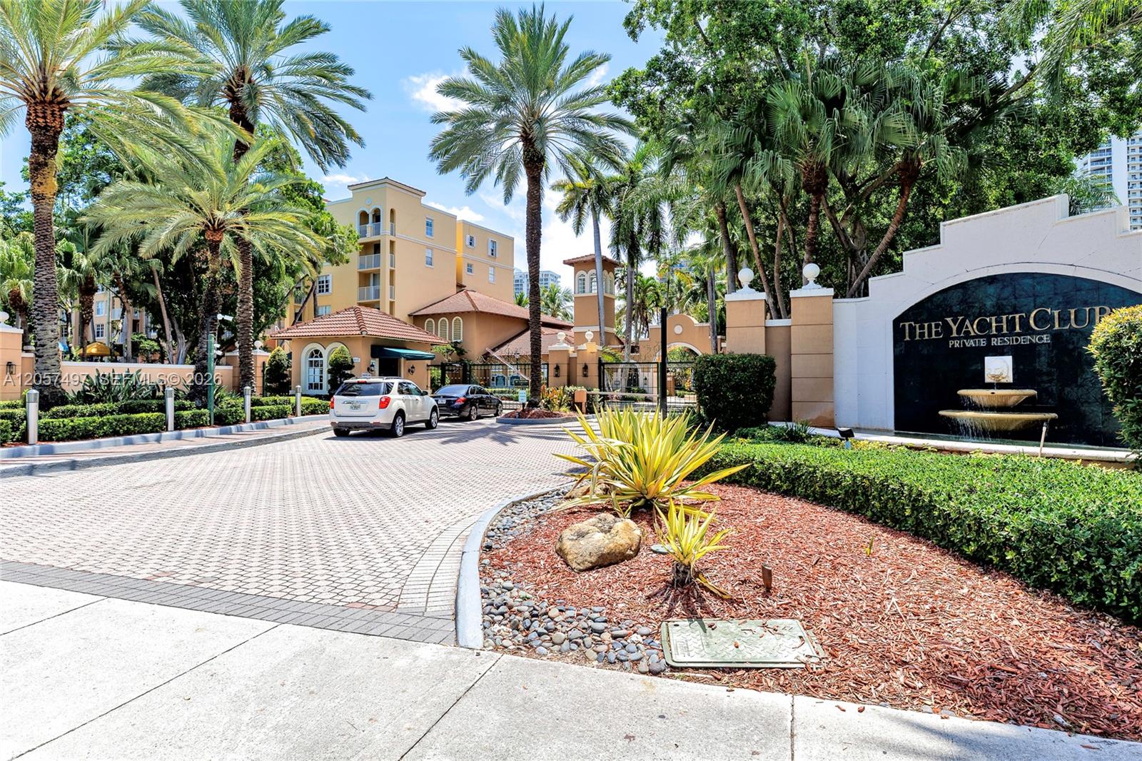 19501 E Country Club Drive