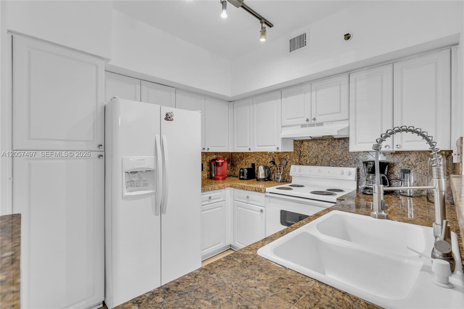 19501 E Country Club Drive