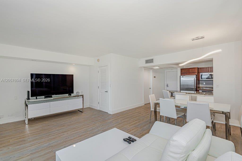 2301 Collins Avenue