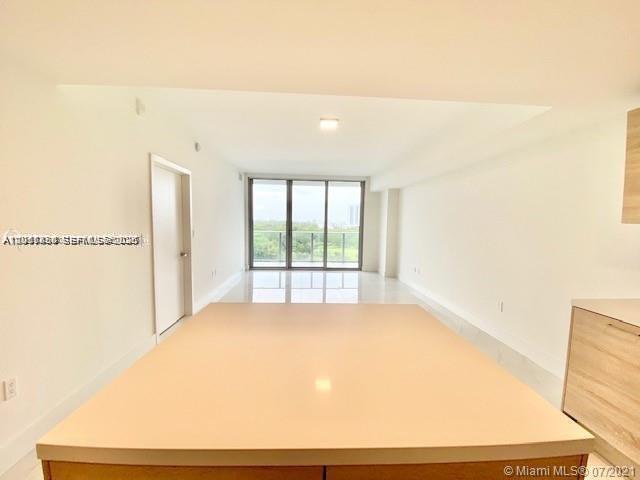16385 Biscayne Boulevard