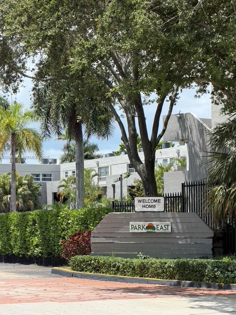 30 NW 87th Avenue