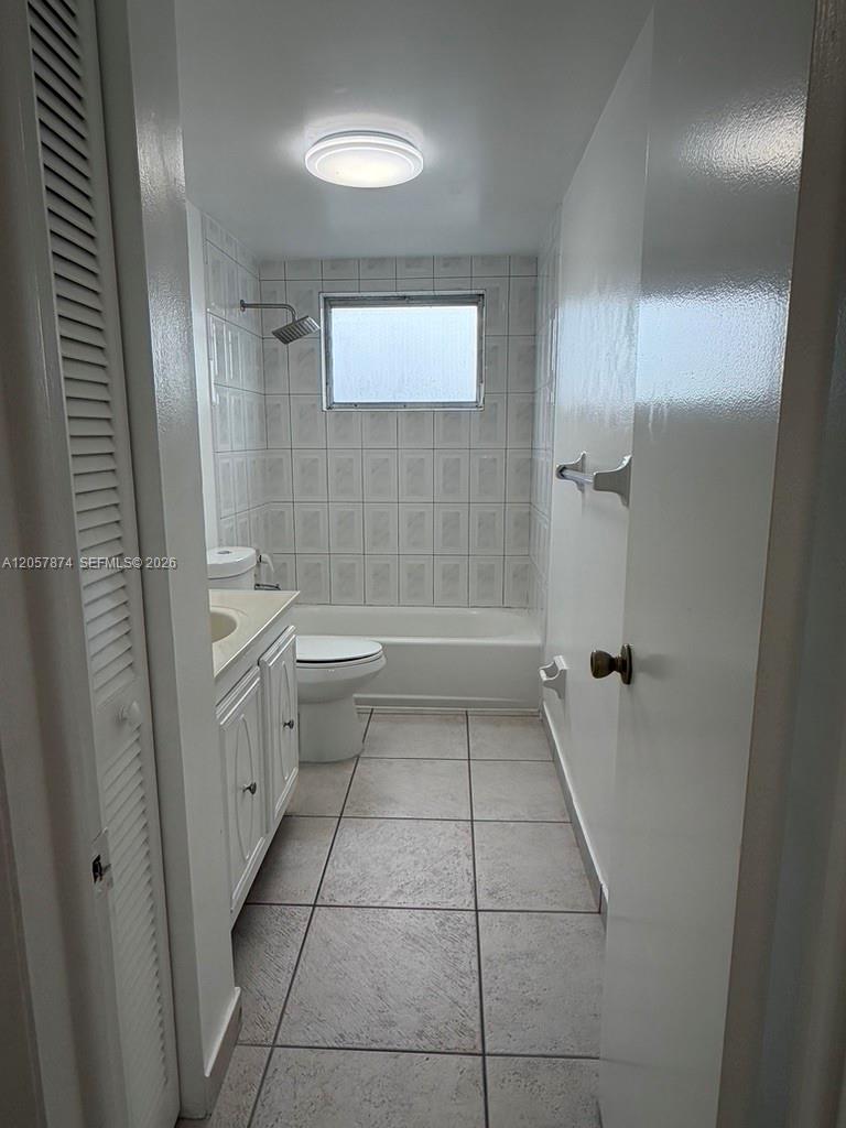 30 NW 87th Avenue