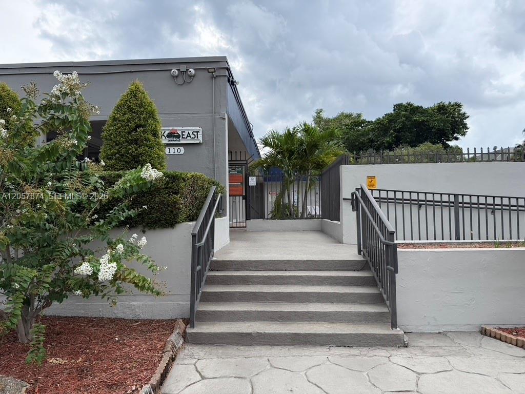 30 NW 87th Avenue