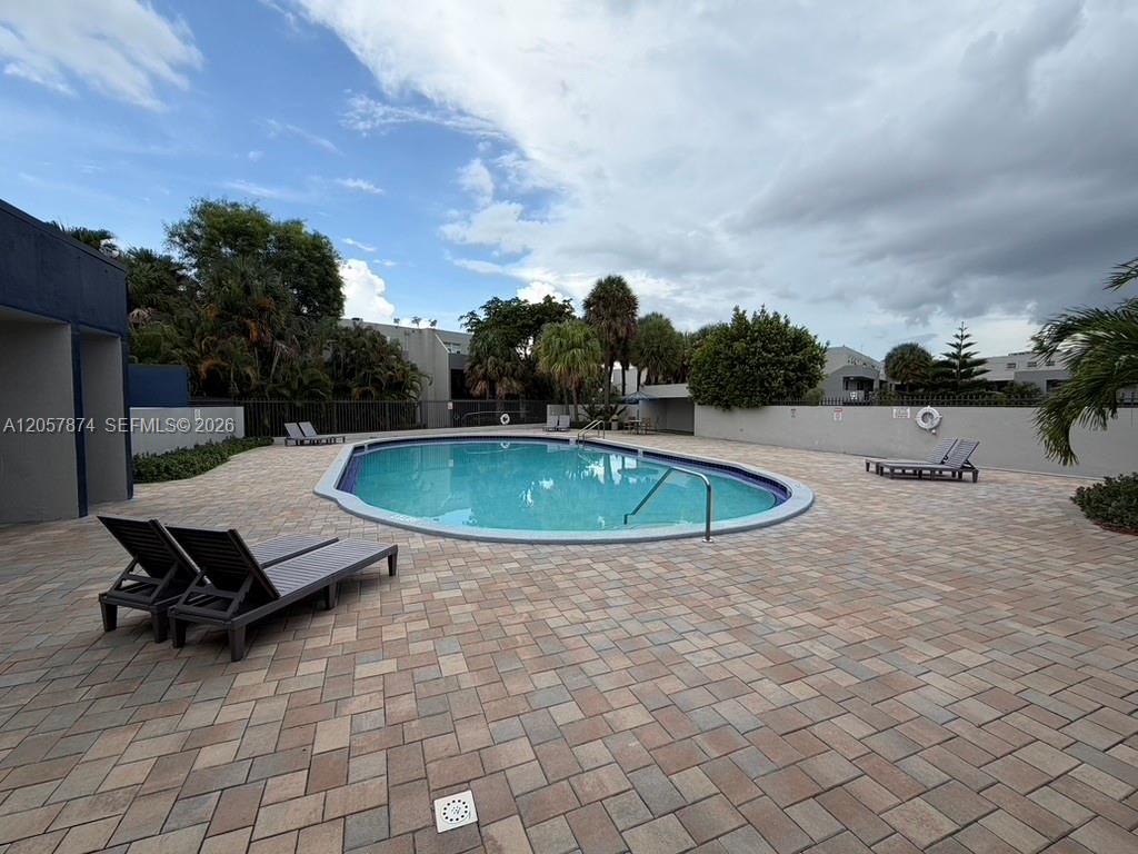 30 NW 87th Avenue