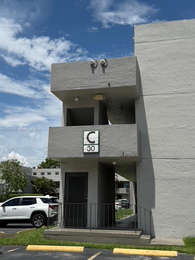 30 NW 87th Avenue