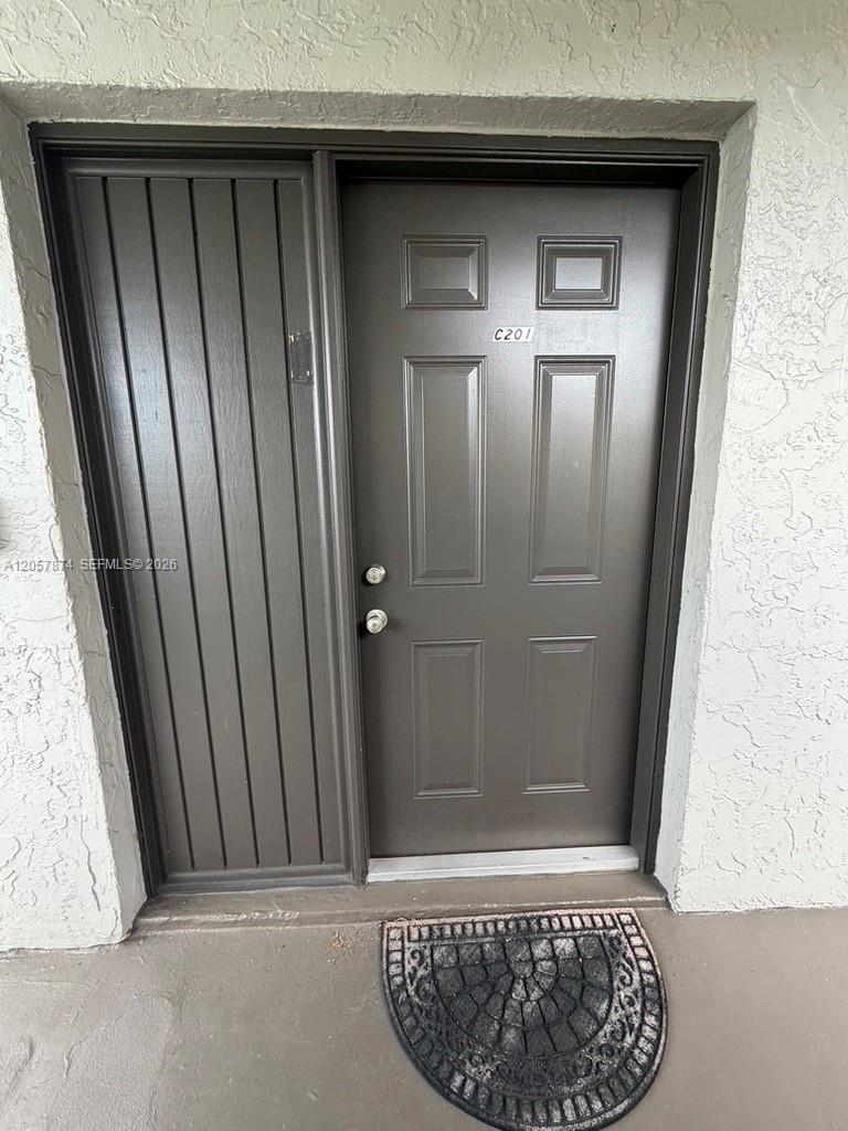30 NW 87th Avenue