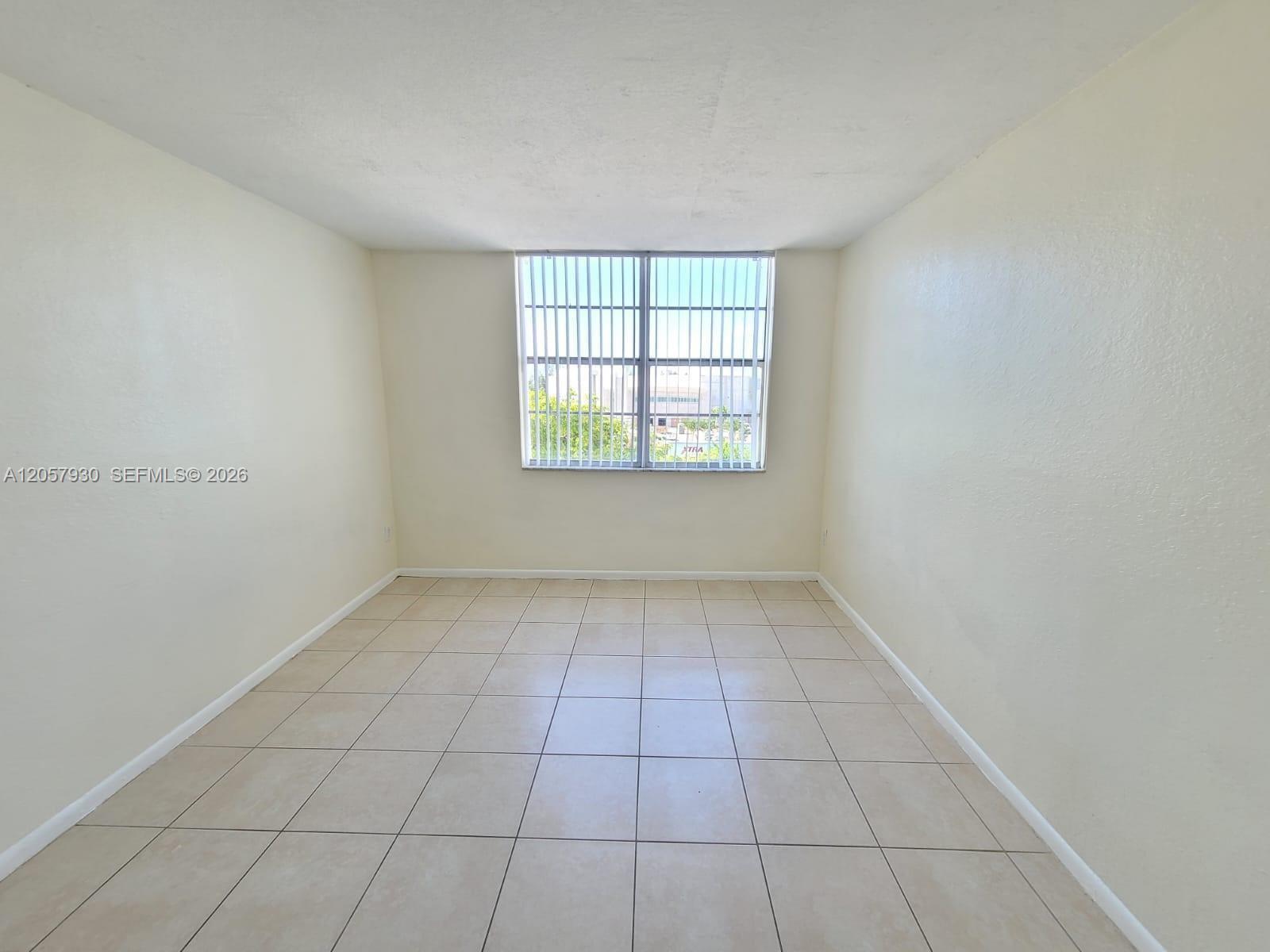 496 NW 165th St Road