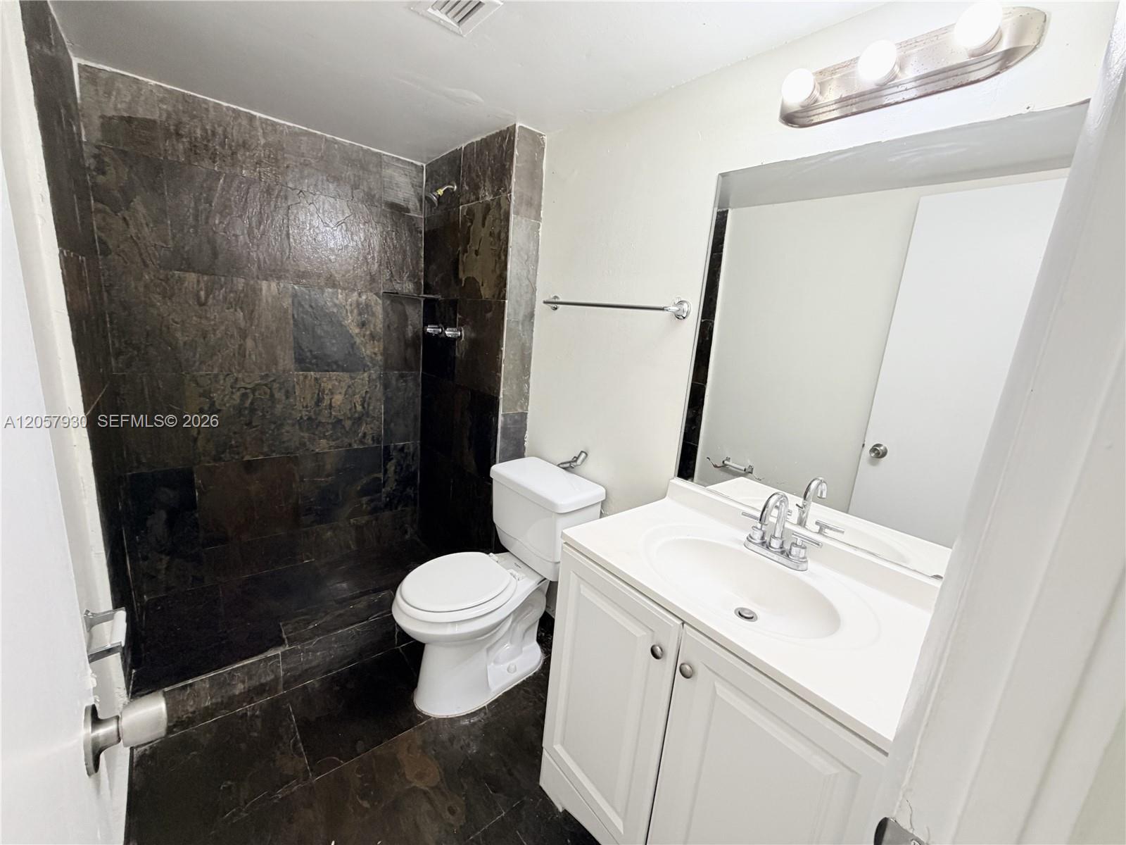 496 NW 165th St Road