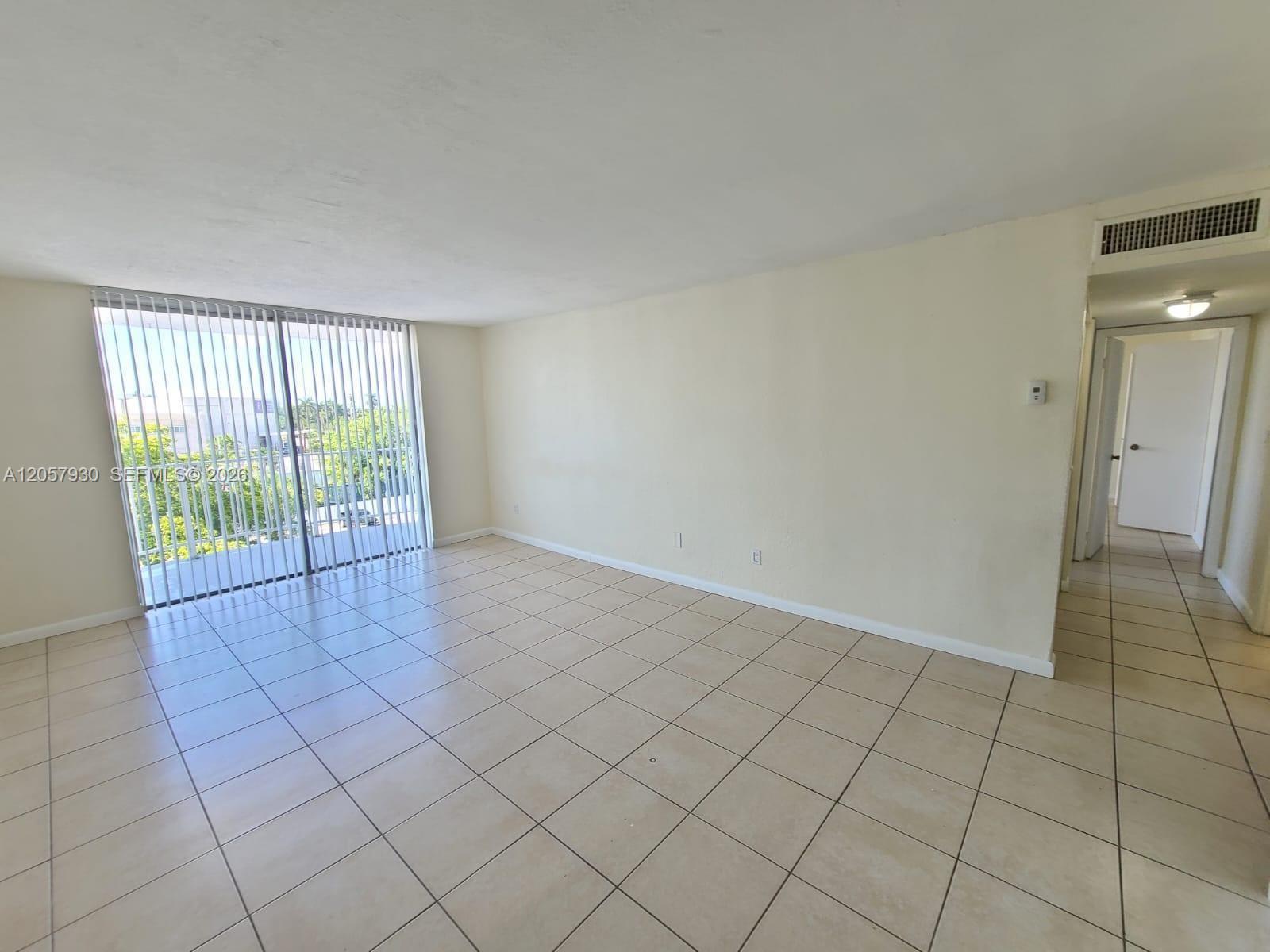 496 NW 165th St Road