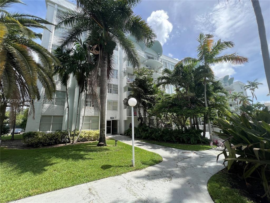 496 NW 165th St Road