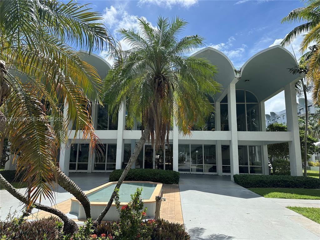 496 NW 165th St Road