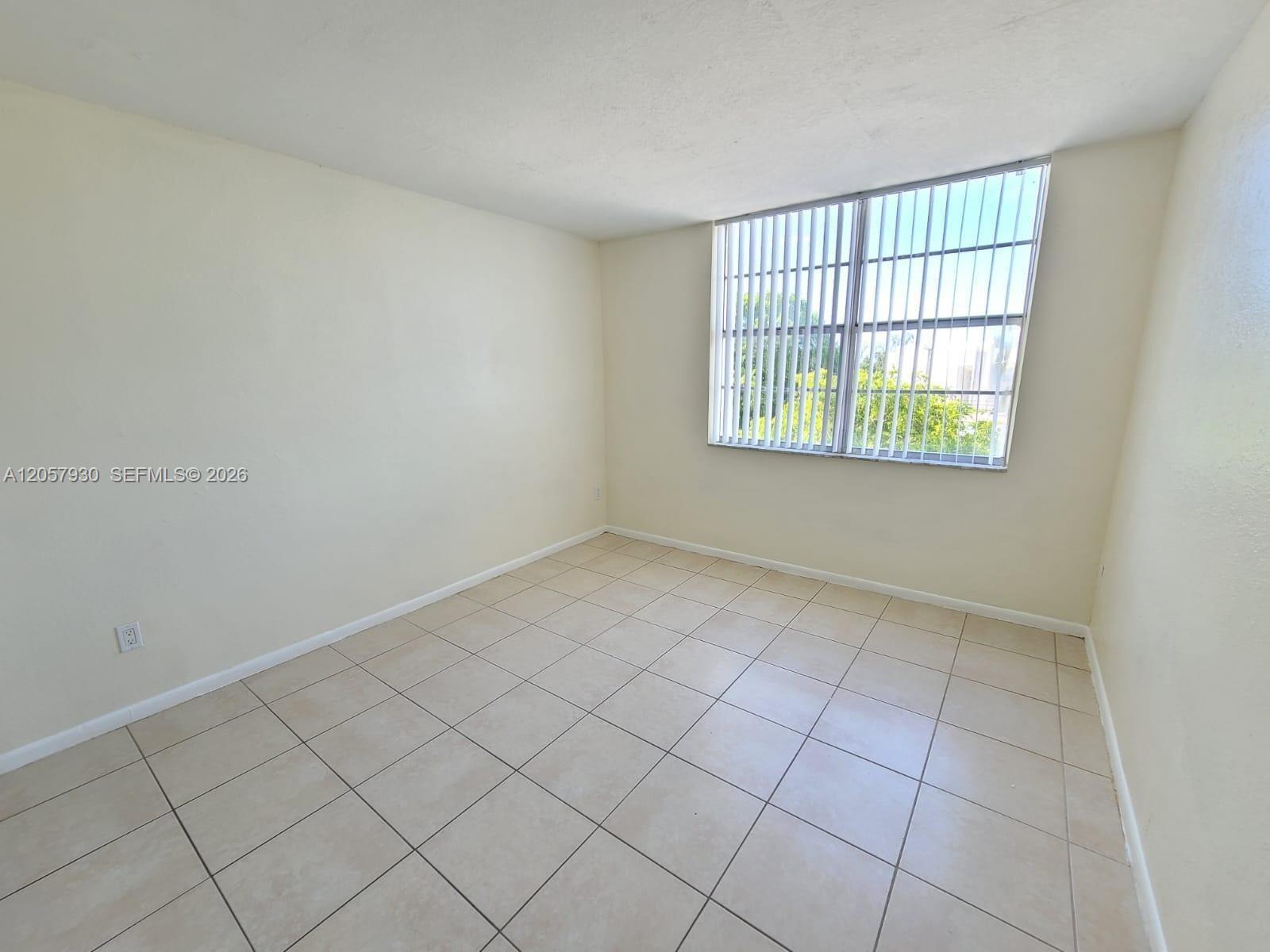 496 NW 165th St Road