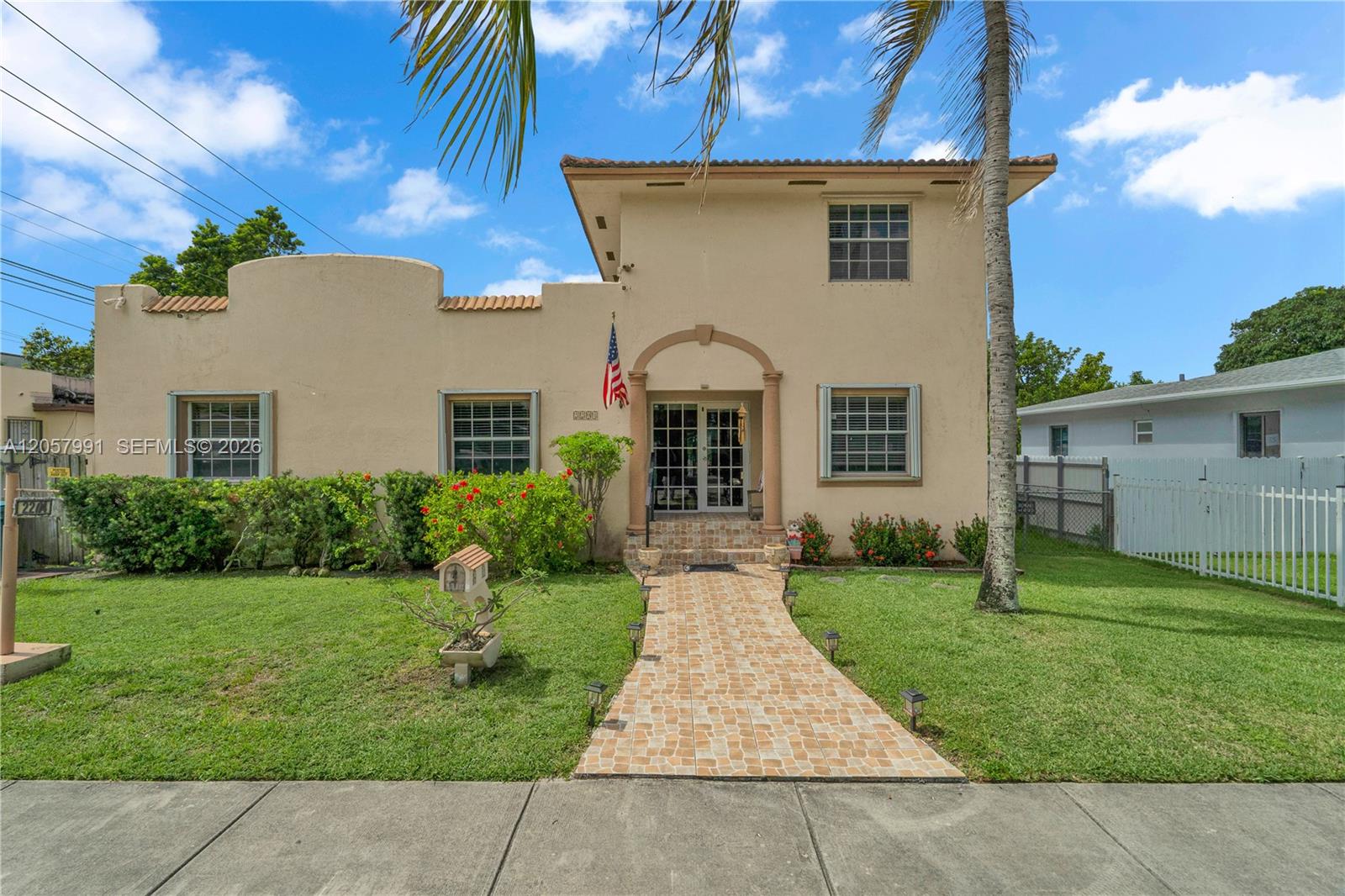 2204 SW 11th Terrace