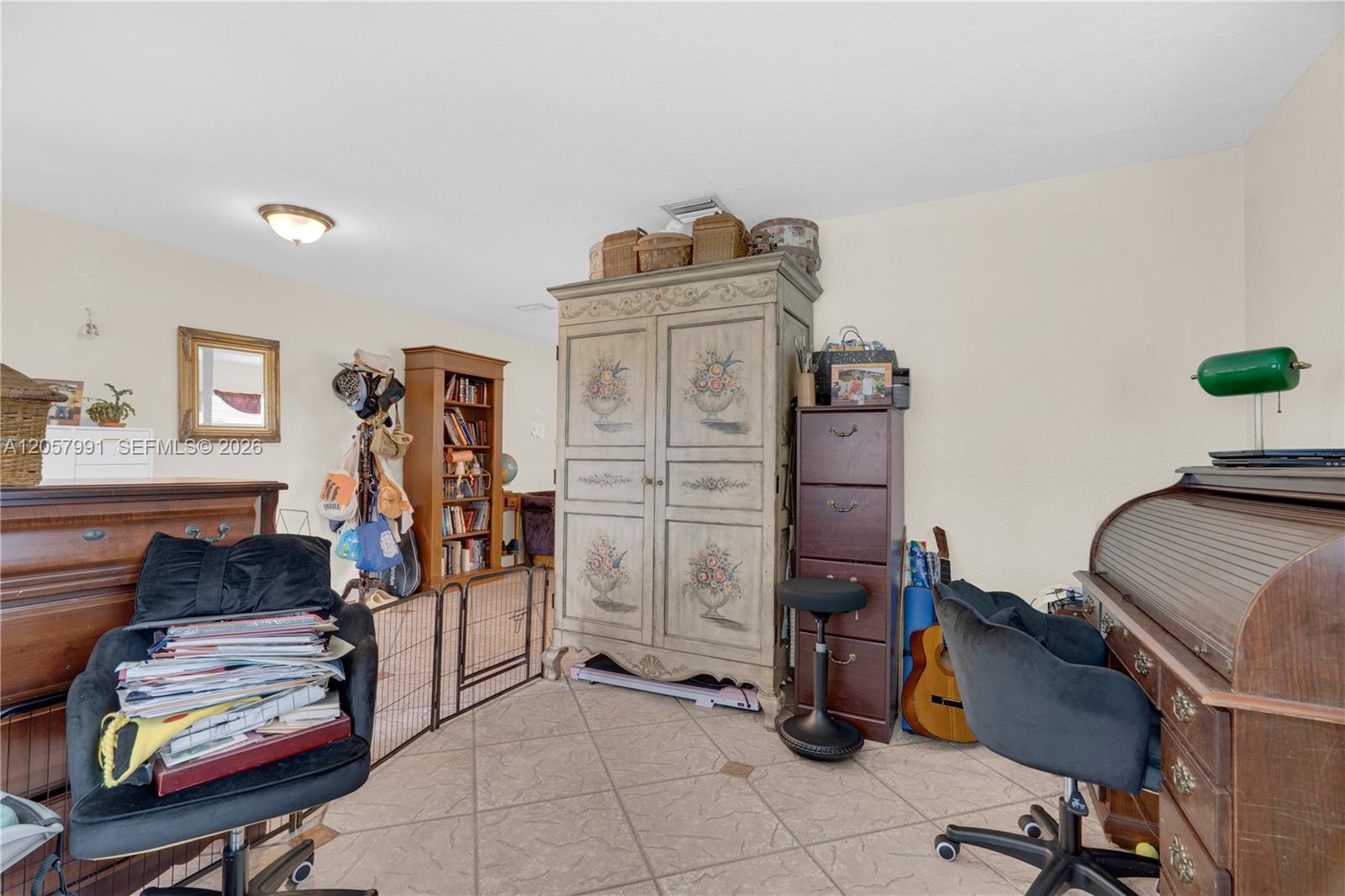 2204 SW 11th Terrace