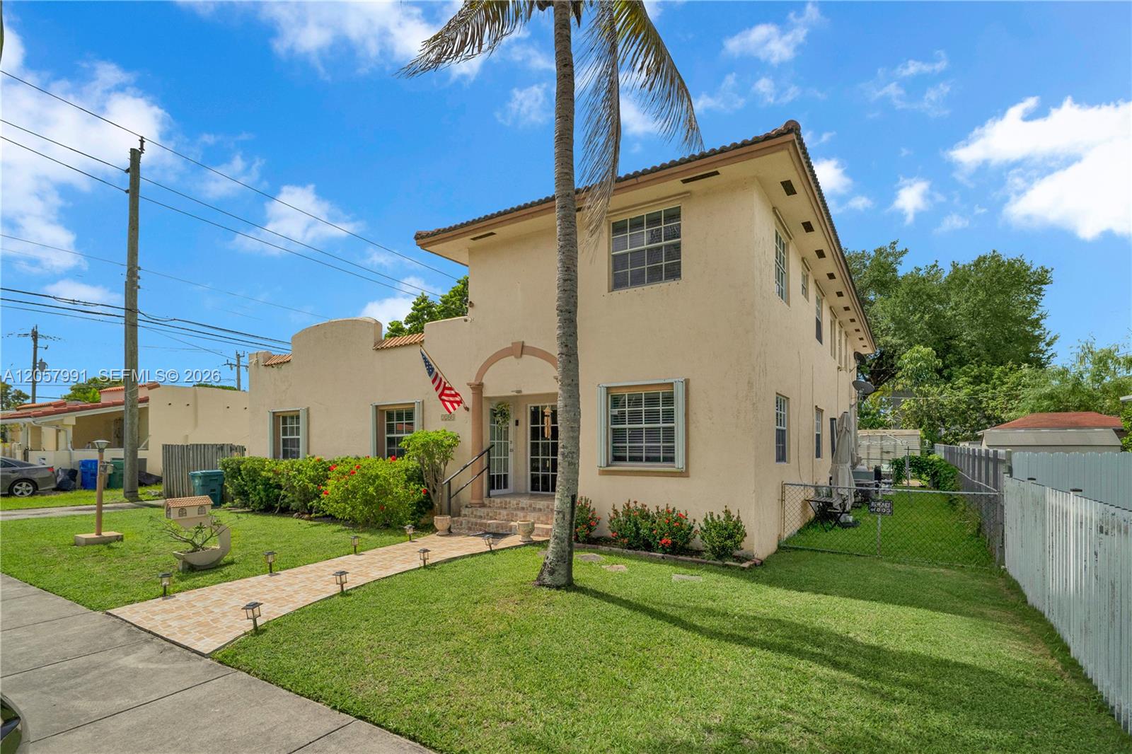 2204 SW 11th Terrace
