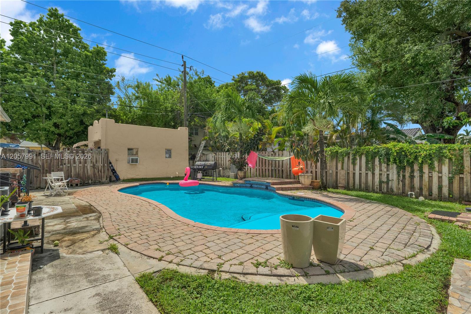 2204 SW 11th Terrace