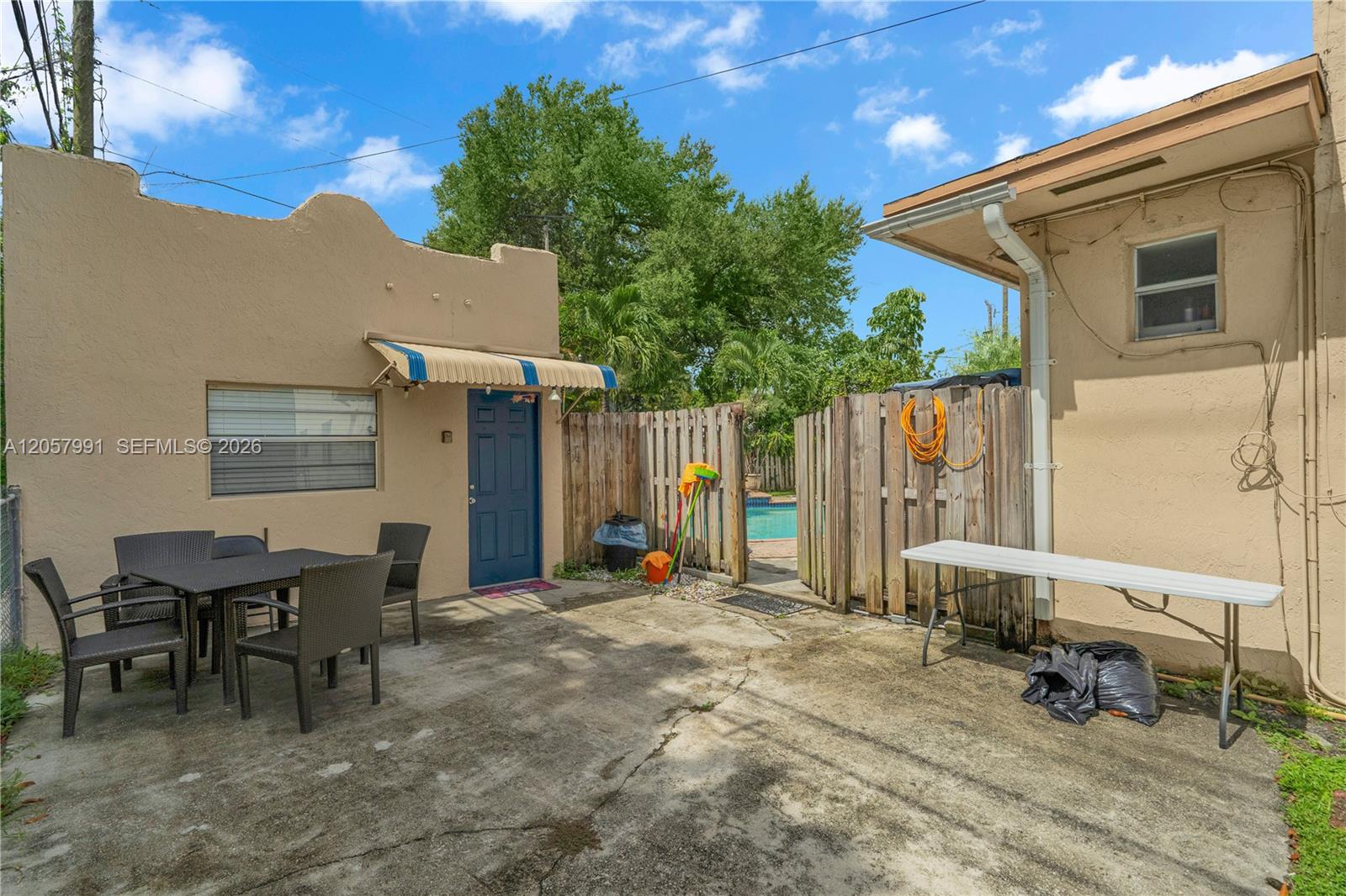 2204 SW 11th Terrace