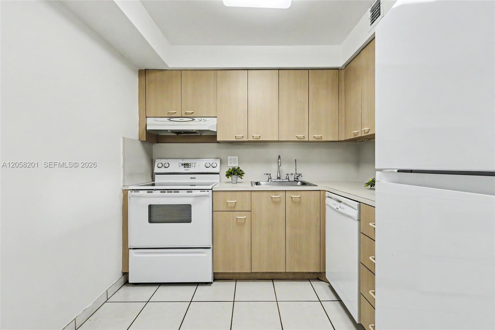 1825 W 44th Place