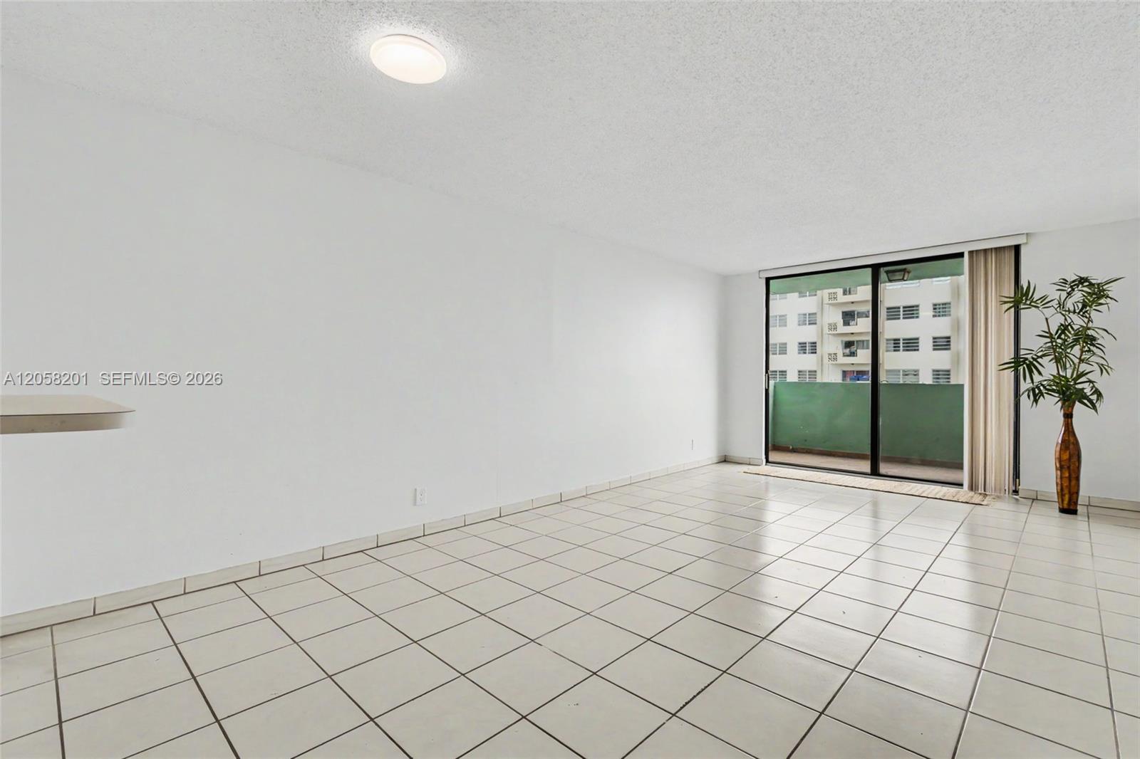 1825 W 44th Place