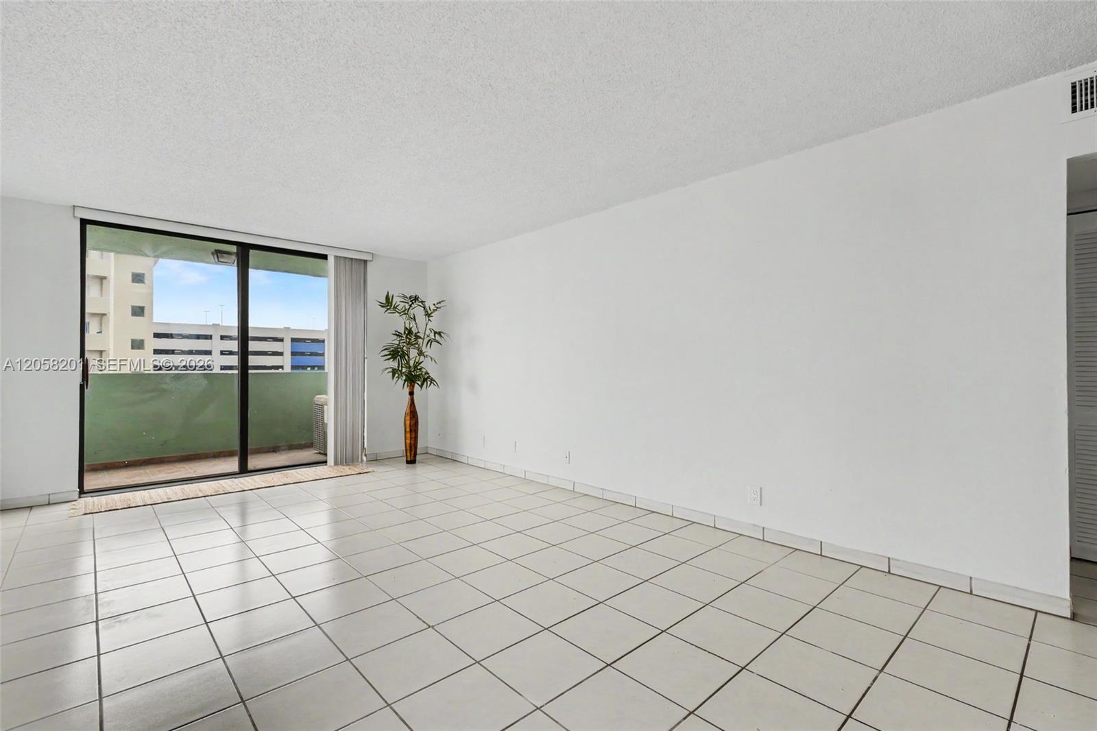 1825 W 44th Place