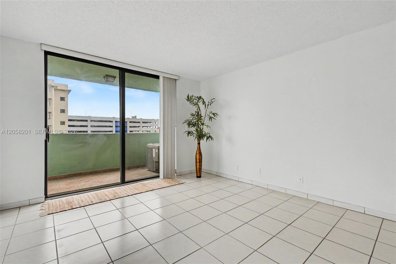 1825 W 44th Place