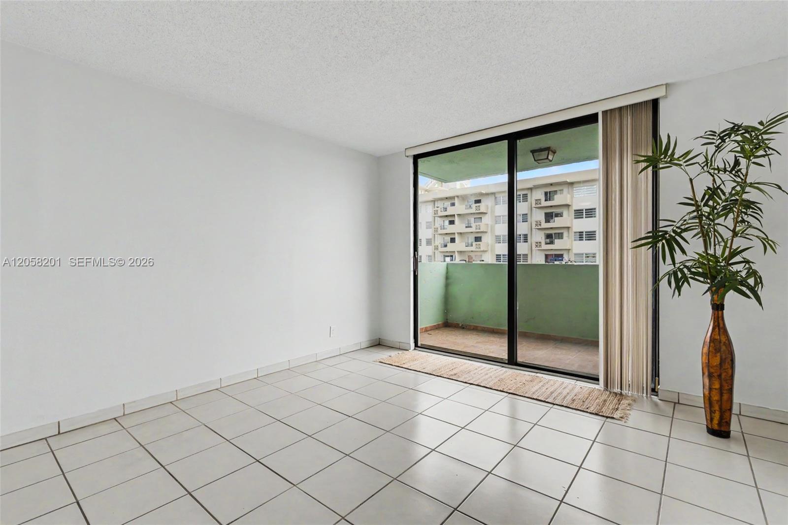 1825 W 44th Place