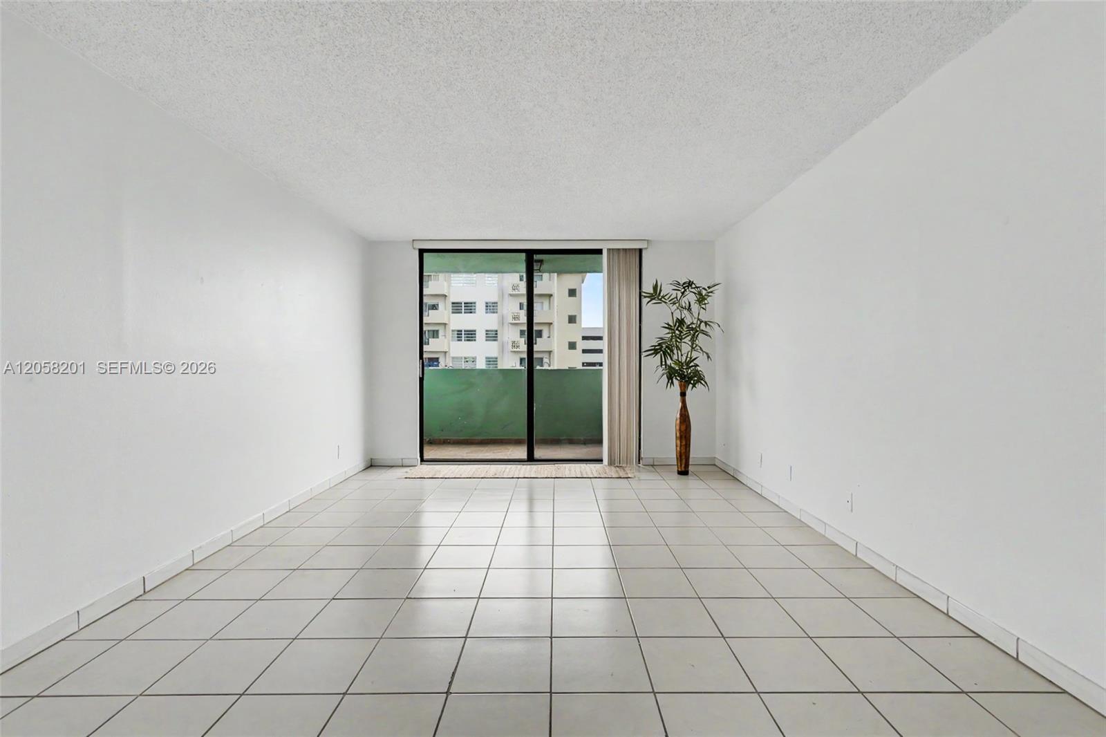 1825 W 44th Place