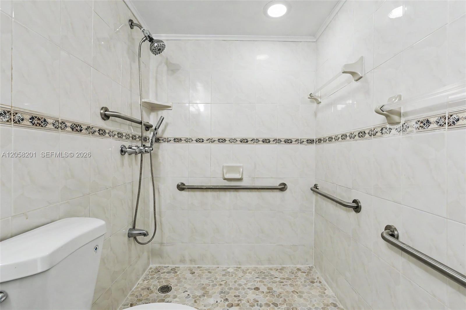 1825 W 44th Place