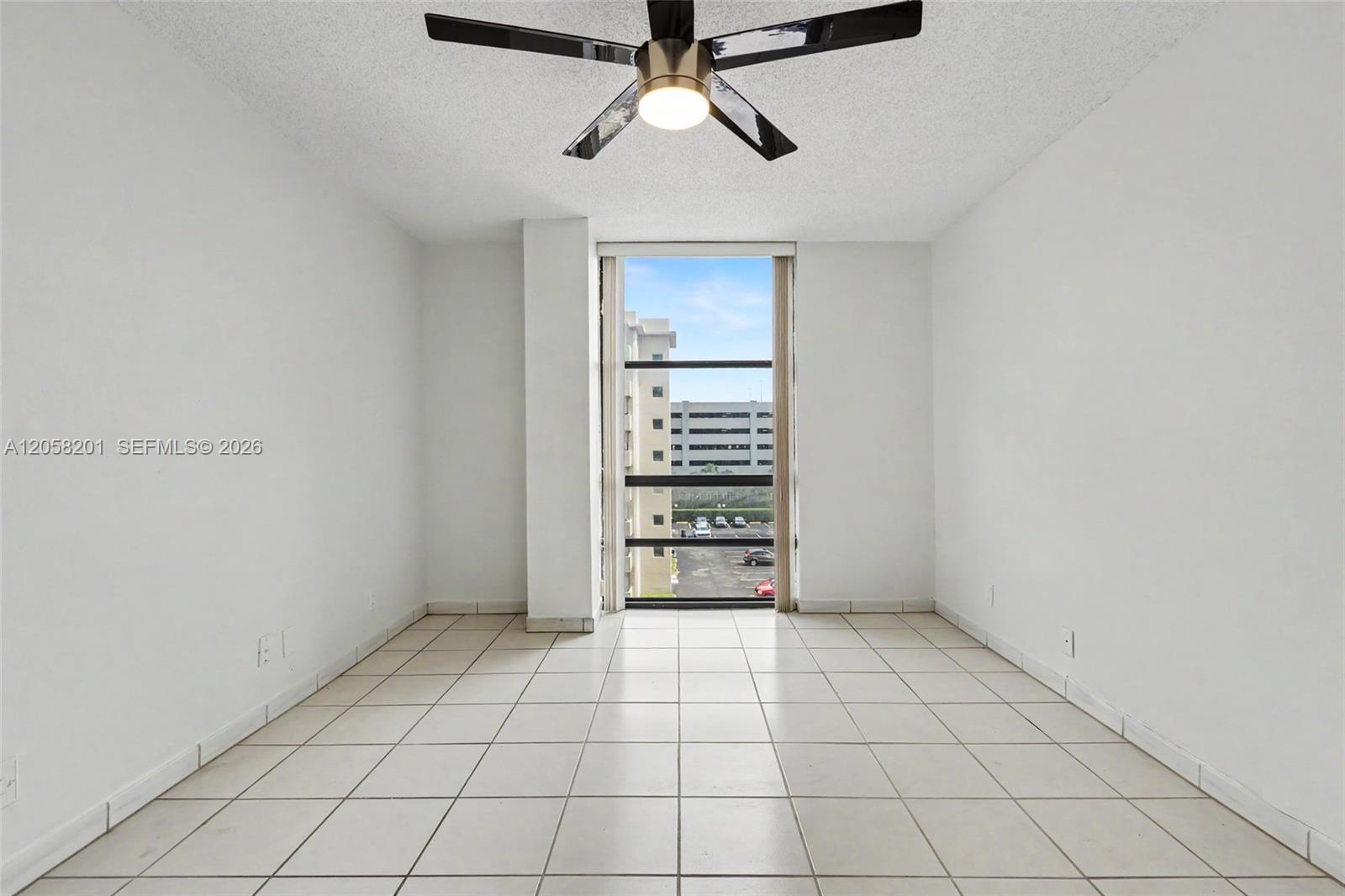 1825 W 44th Place