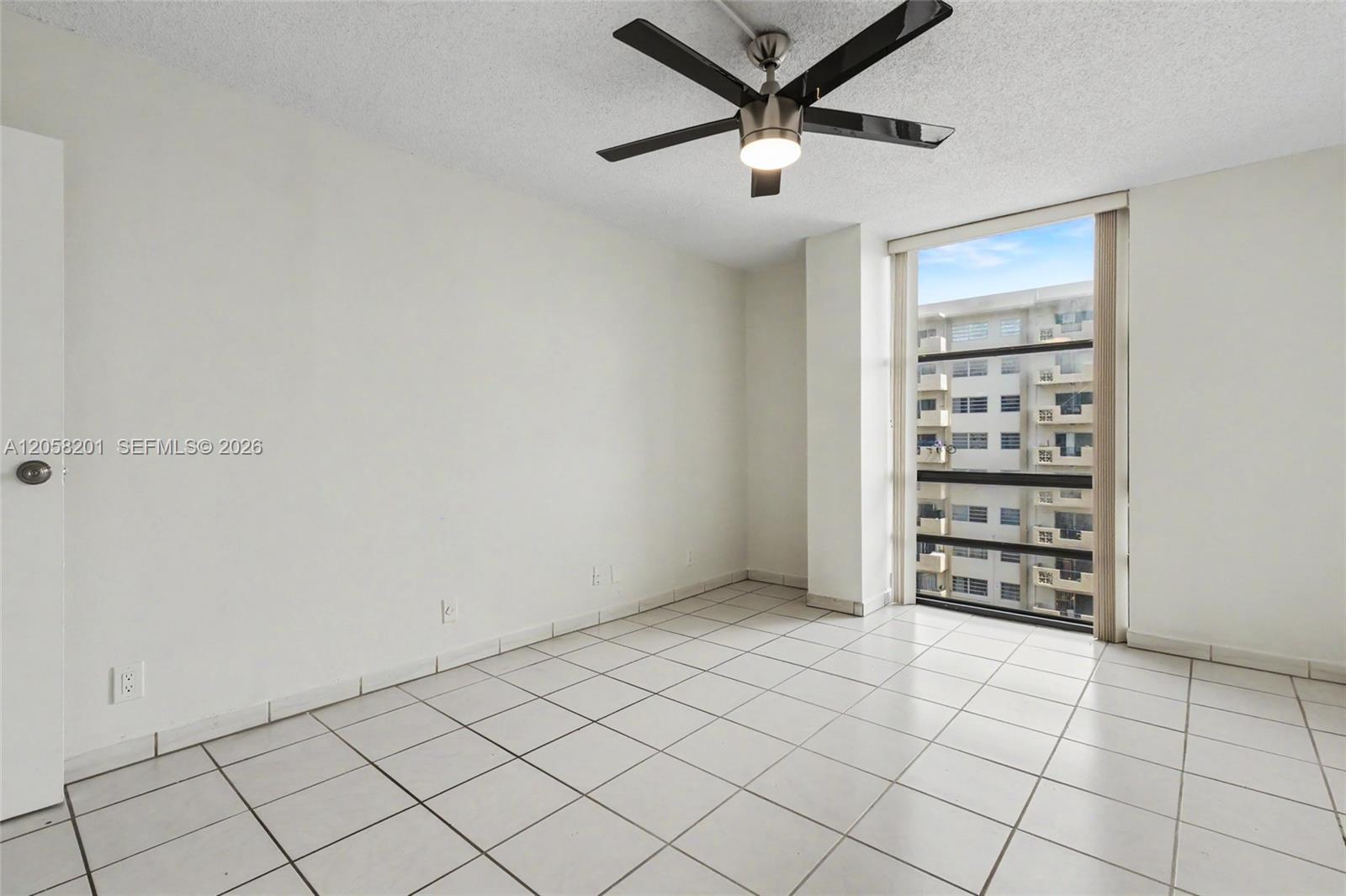 1825 W 44th Place