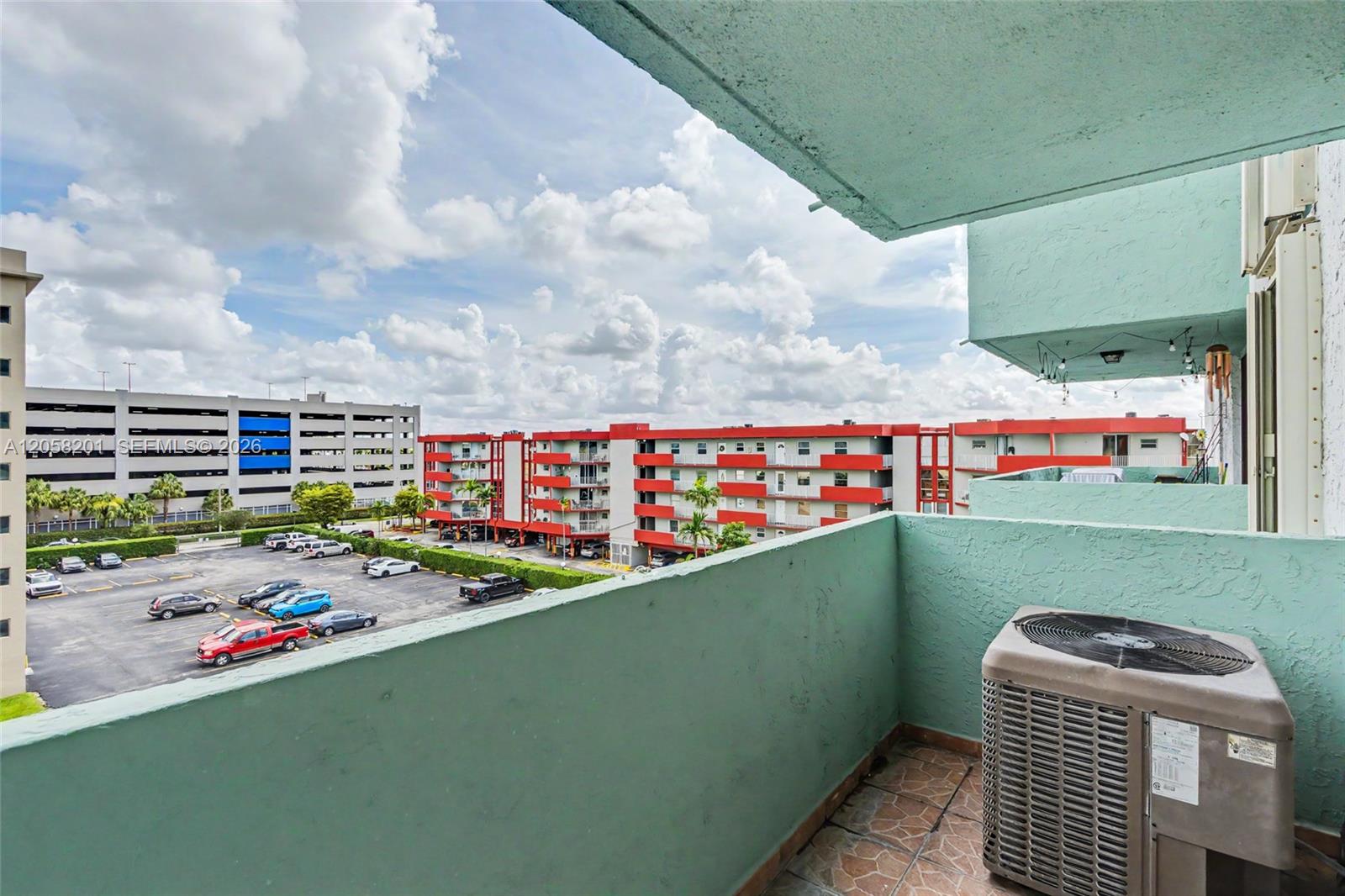 1825 W 44th Place