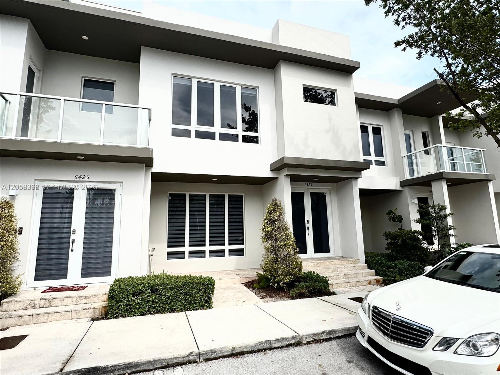 6423 NW 105th Court