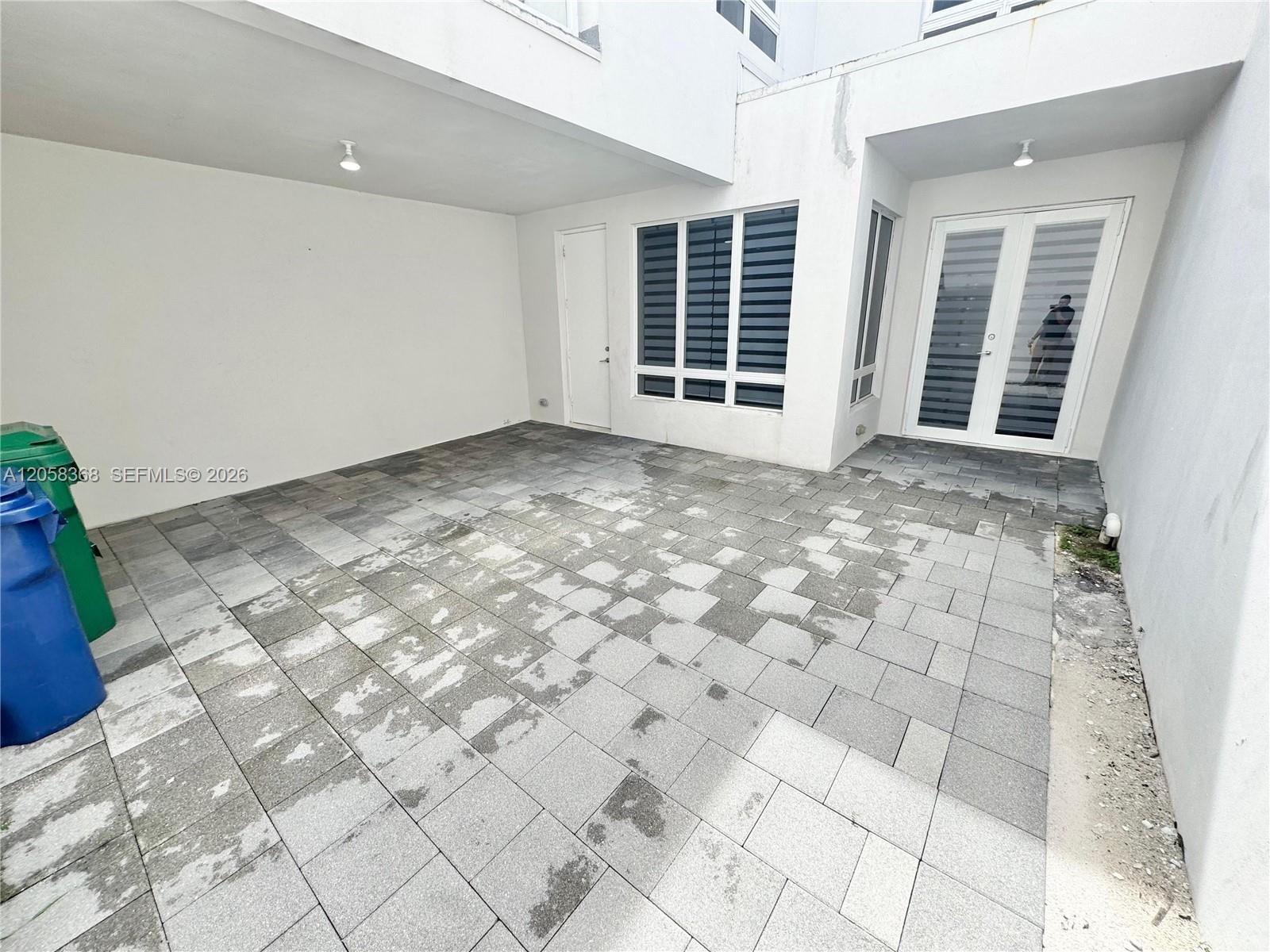 6423 NW 105th Court