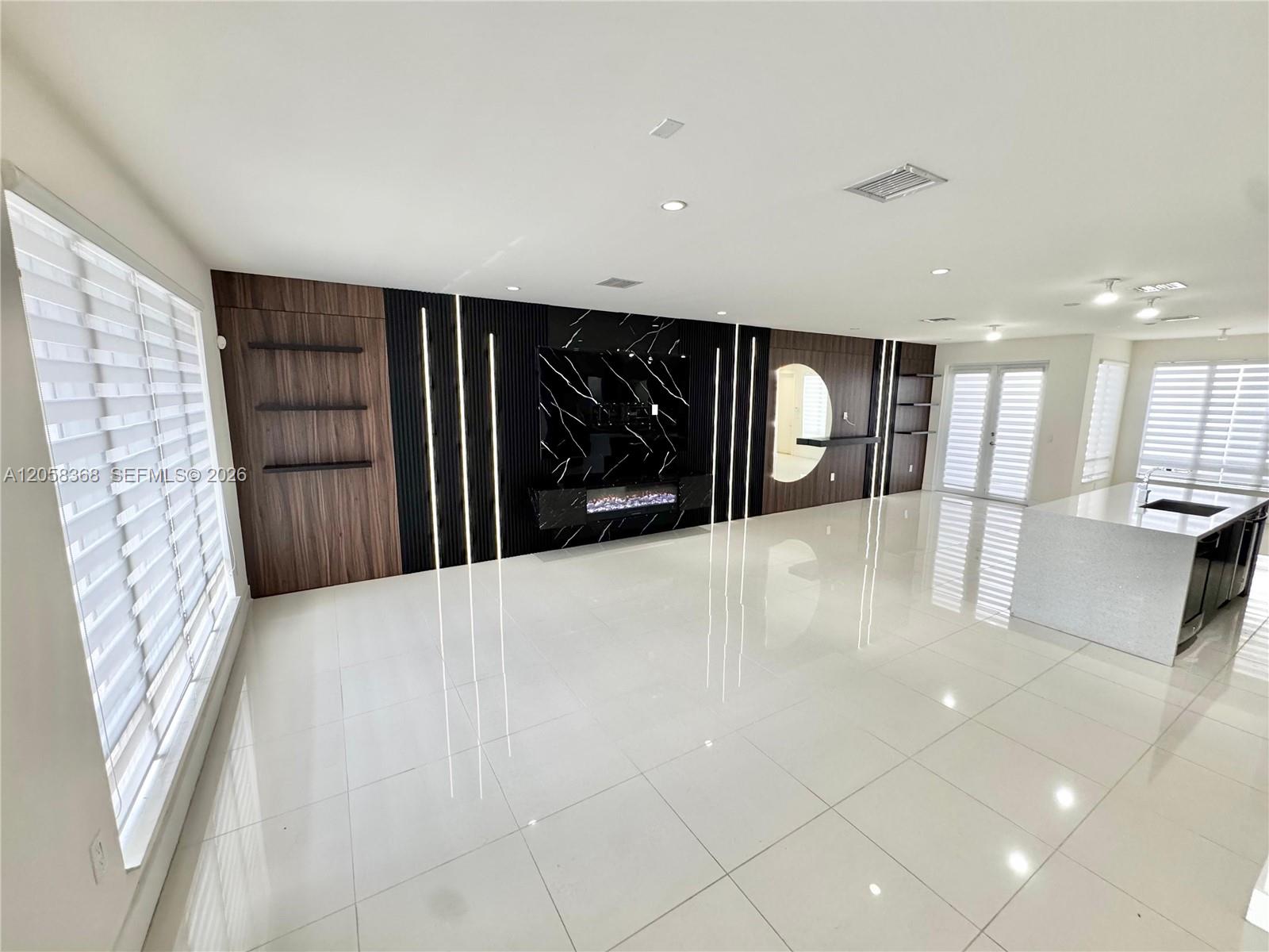 6423 NW 105th Court