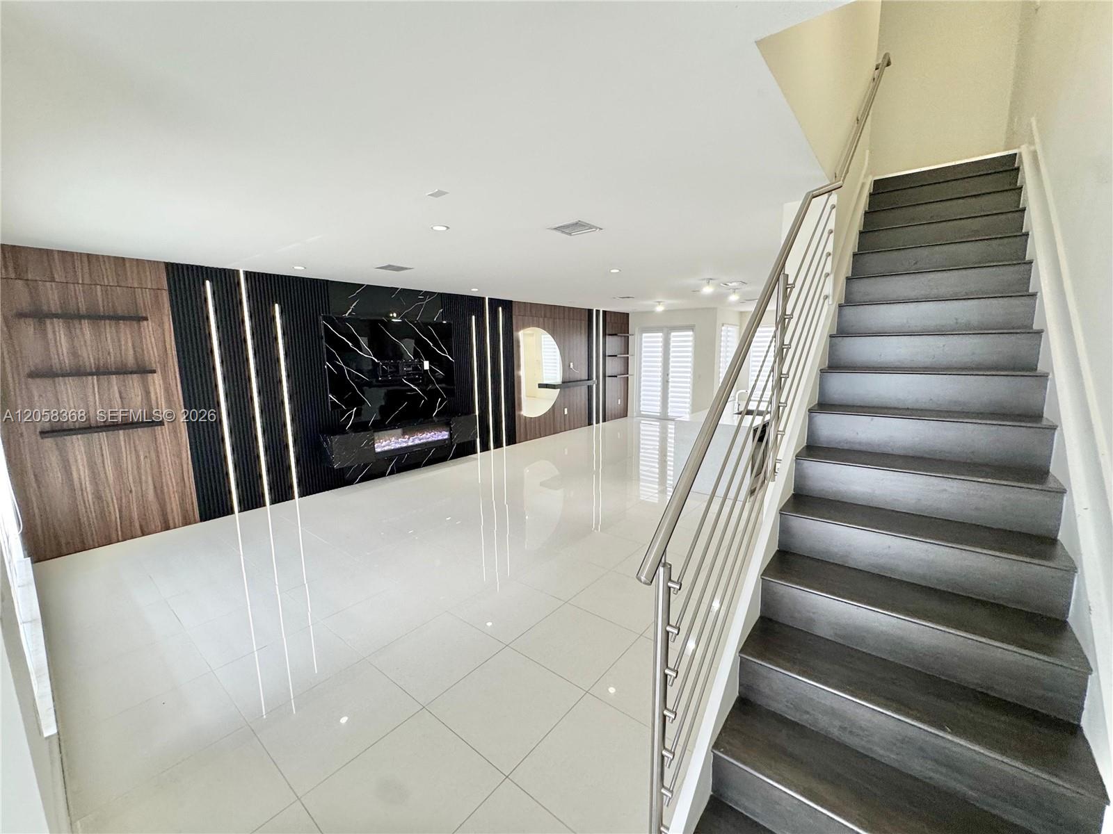 6423 NW 105th Court