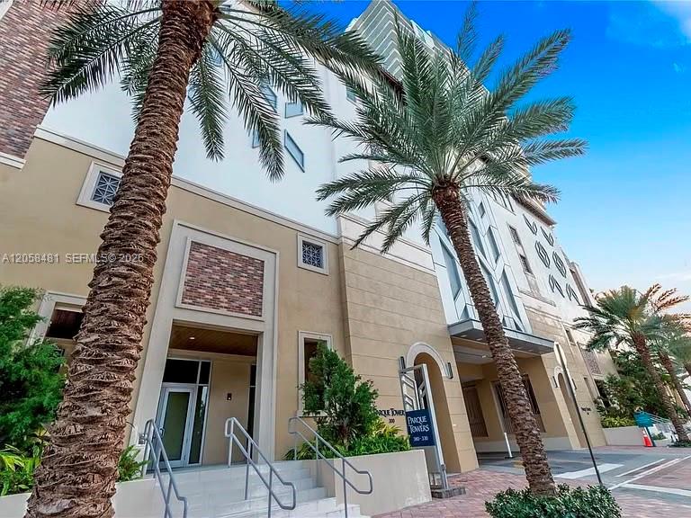 300 Sunny Isles Boulevard