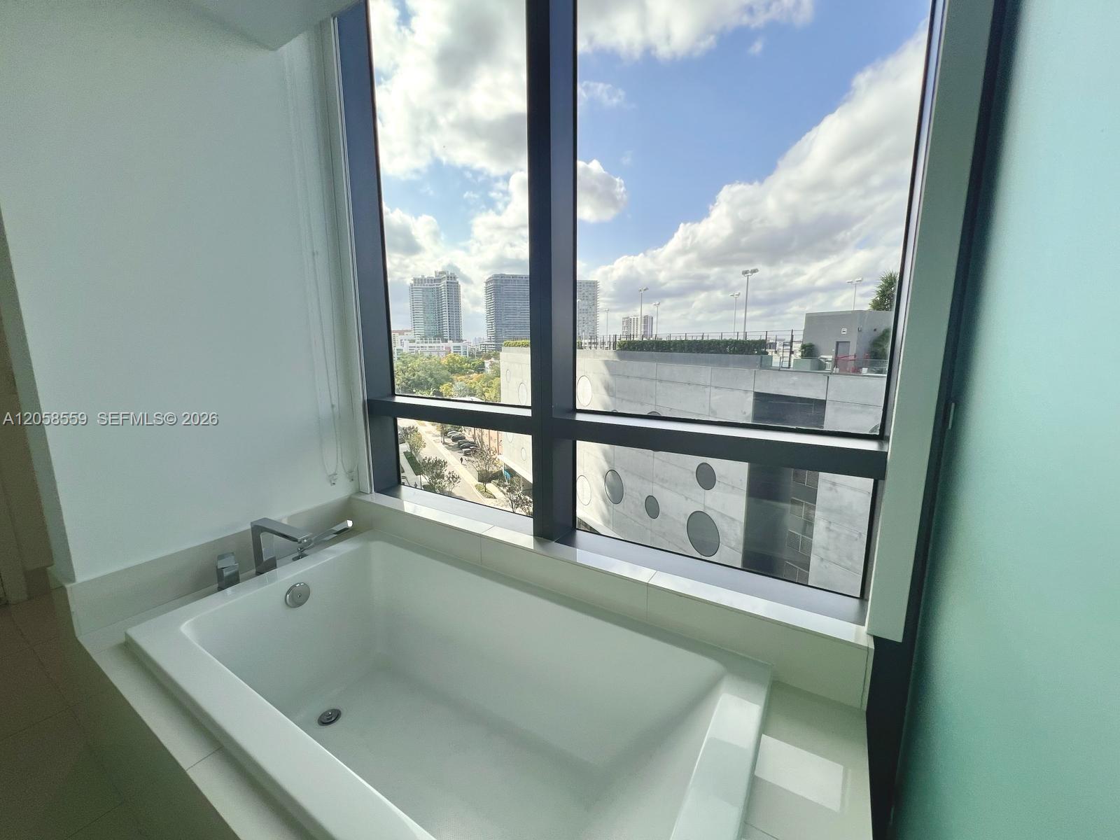 650 NE 32nd Street