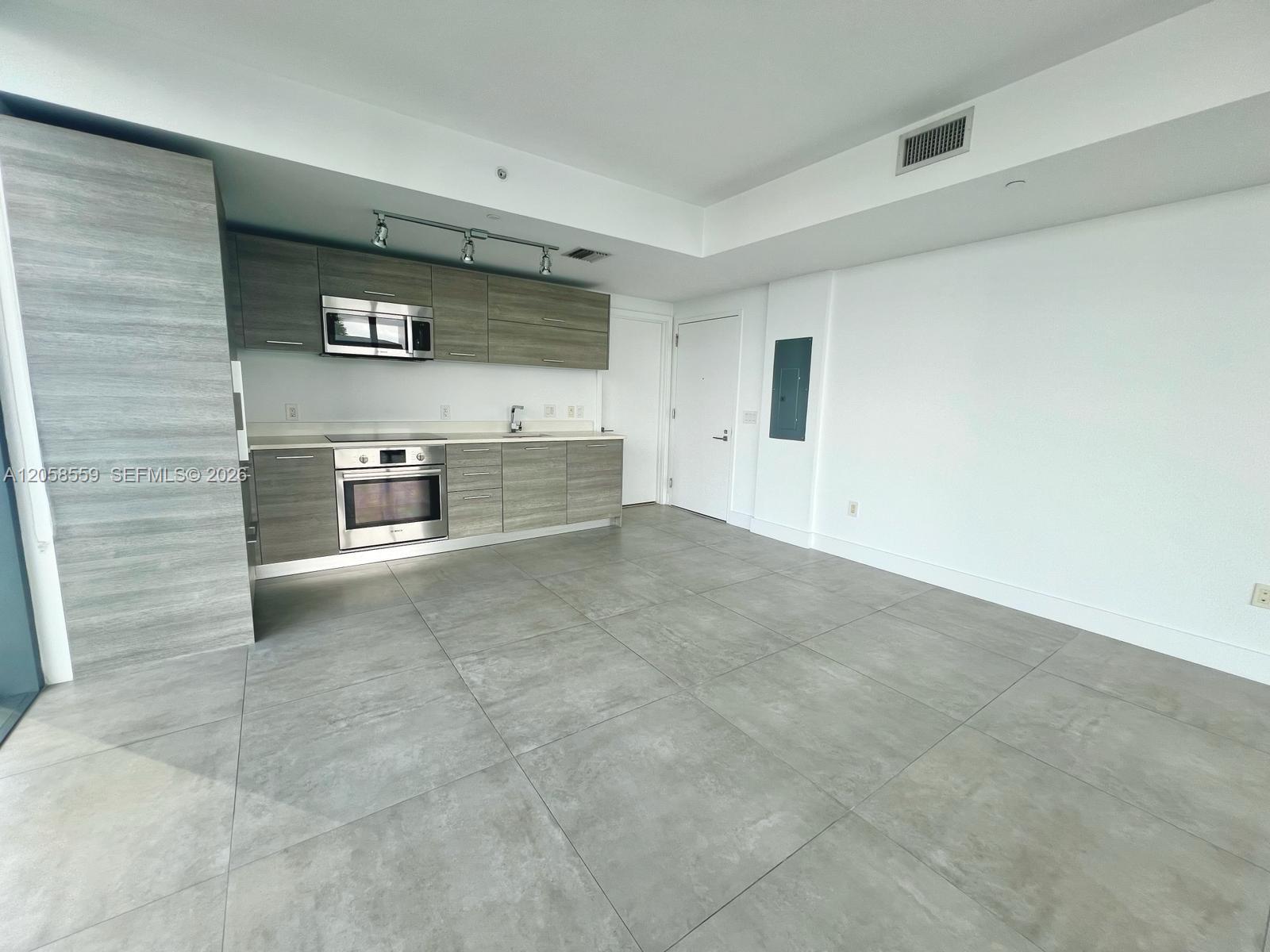 650 NE 32nd Street