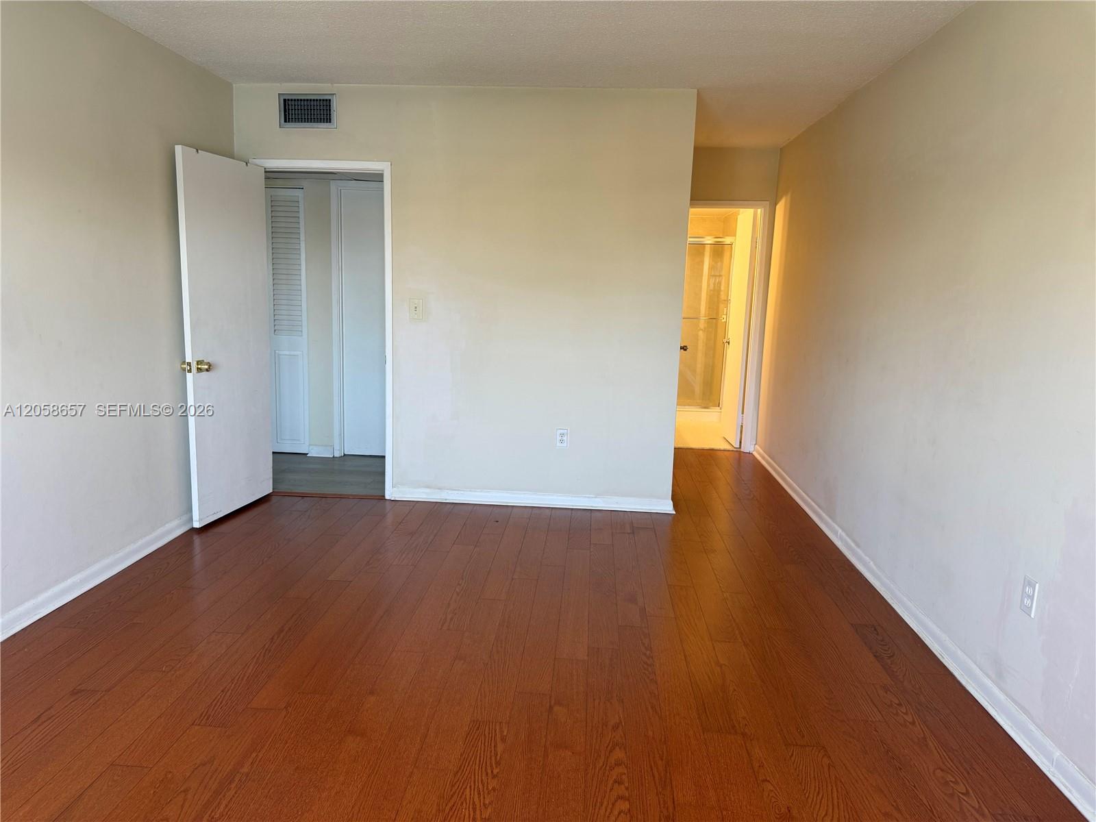400 Kings Point Drive