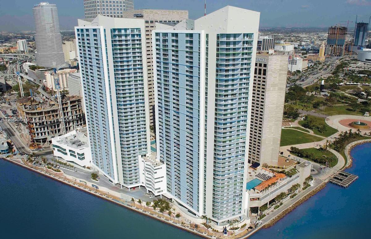 325 S Biscayne Boulevard