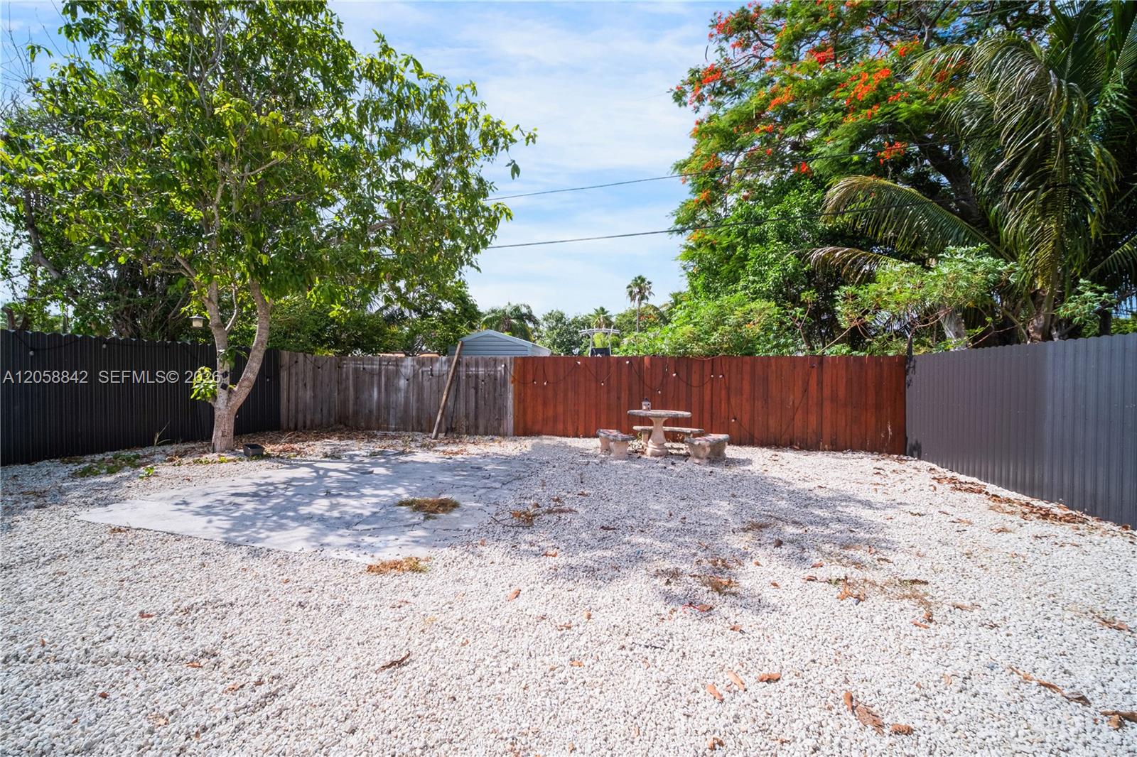 15431 Harding Lane