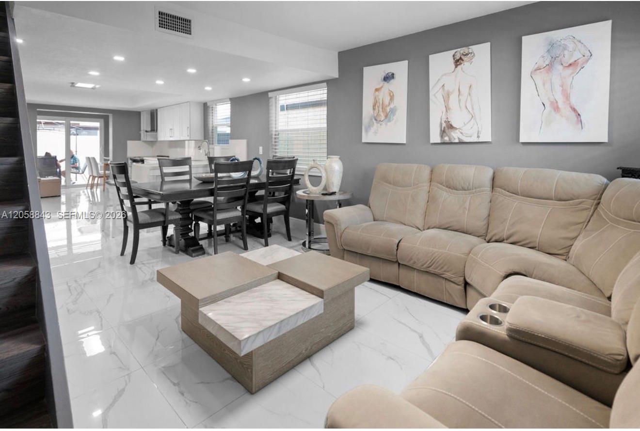 1158 W 41st Street