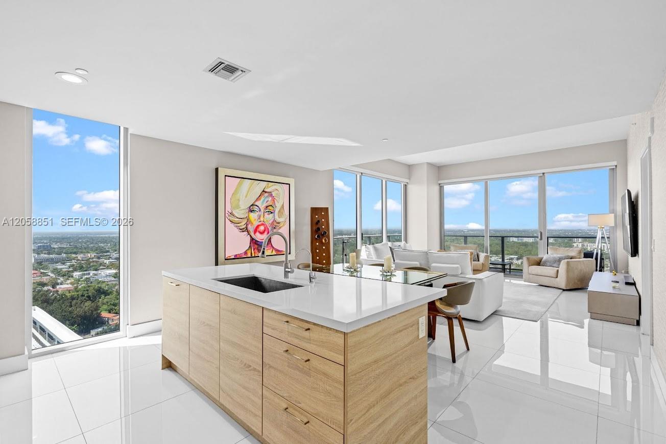 16385 Biscayne Boulevard